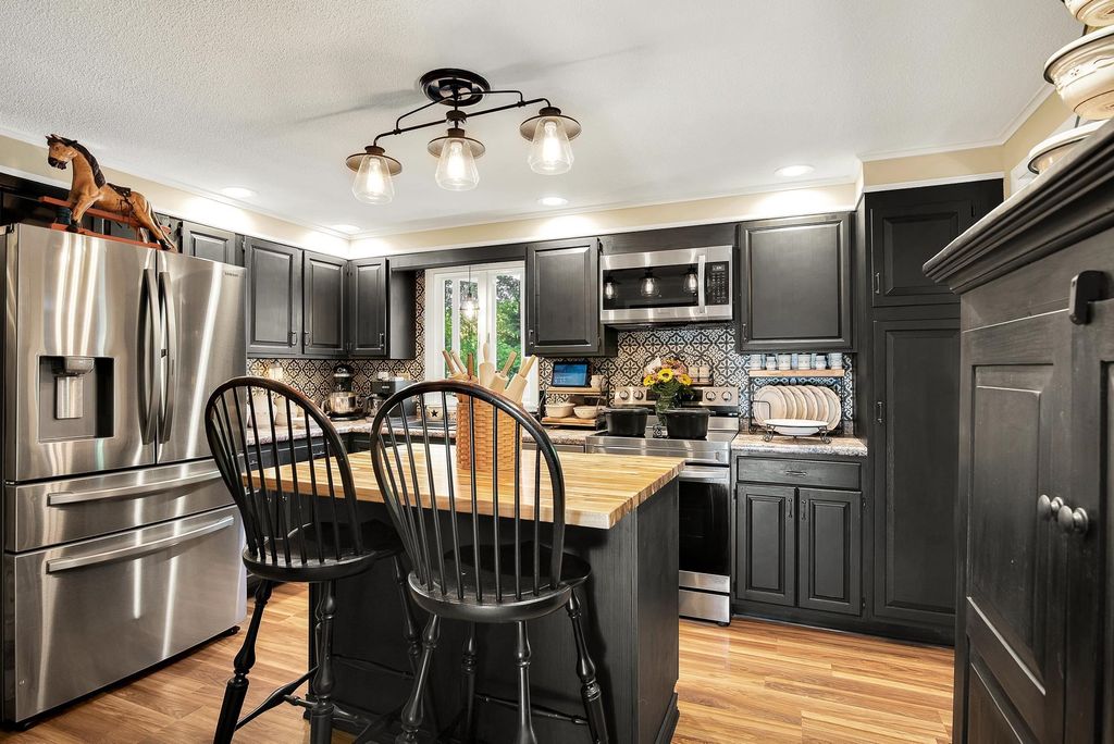 Photo of 8 Susan Lane, Rochester, NH 03867 (MLS # 5064165)