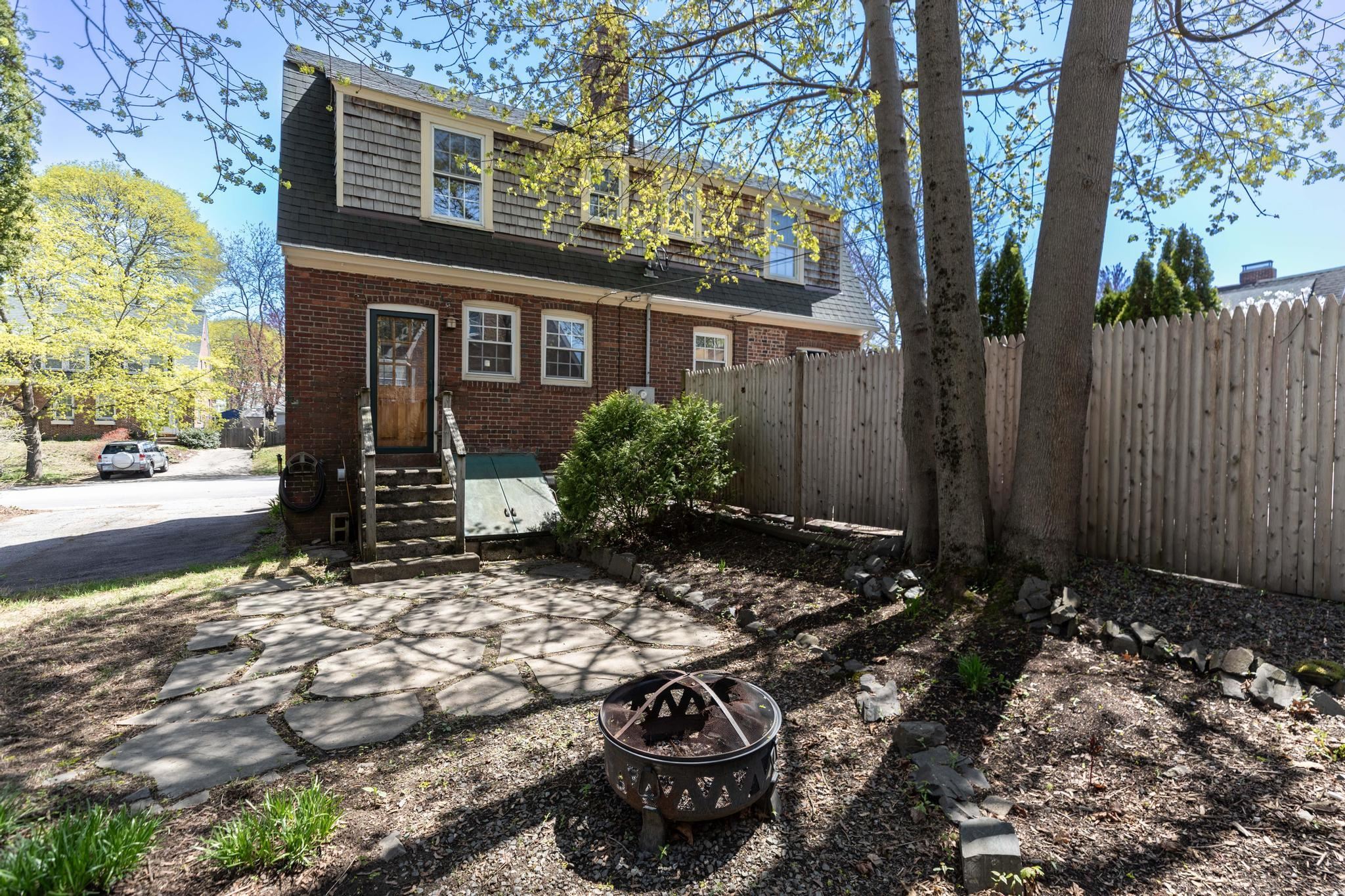 623 Kearsarge Way