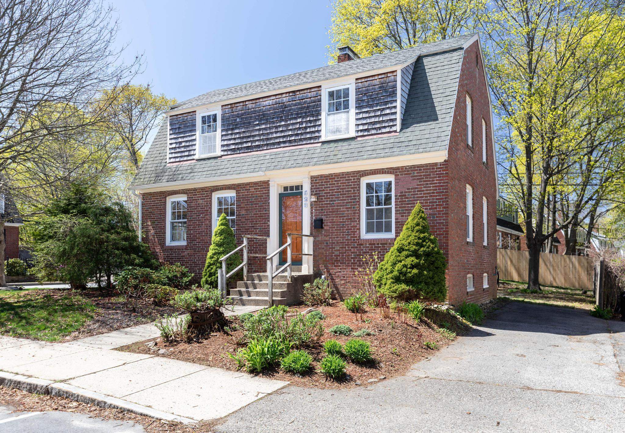 623 Kearsarge Way