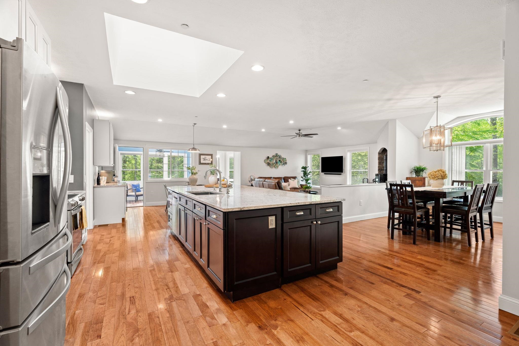 7 Danbury Court
