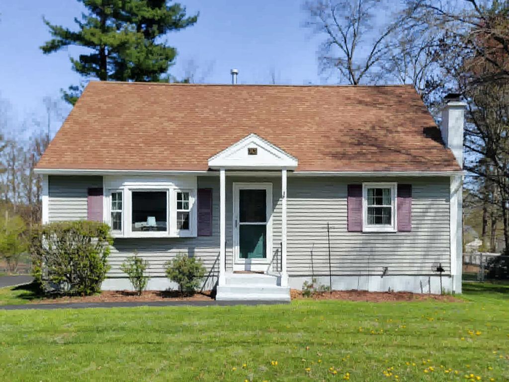 Photo of 10 Cambridge Road, Nashua, NH 03062 (MLS # 5086521)