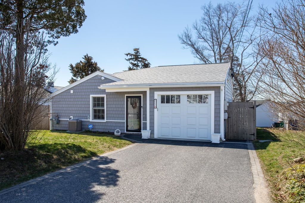 Photo of 523 Winnacunnet Road, Hampton, NH 03842 (MLS # 5082835)