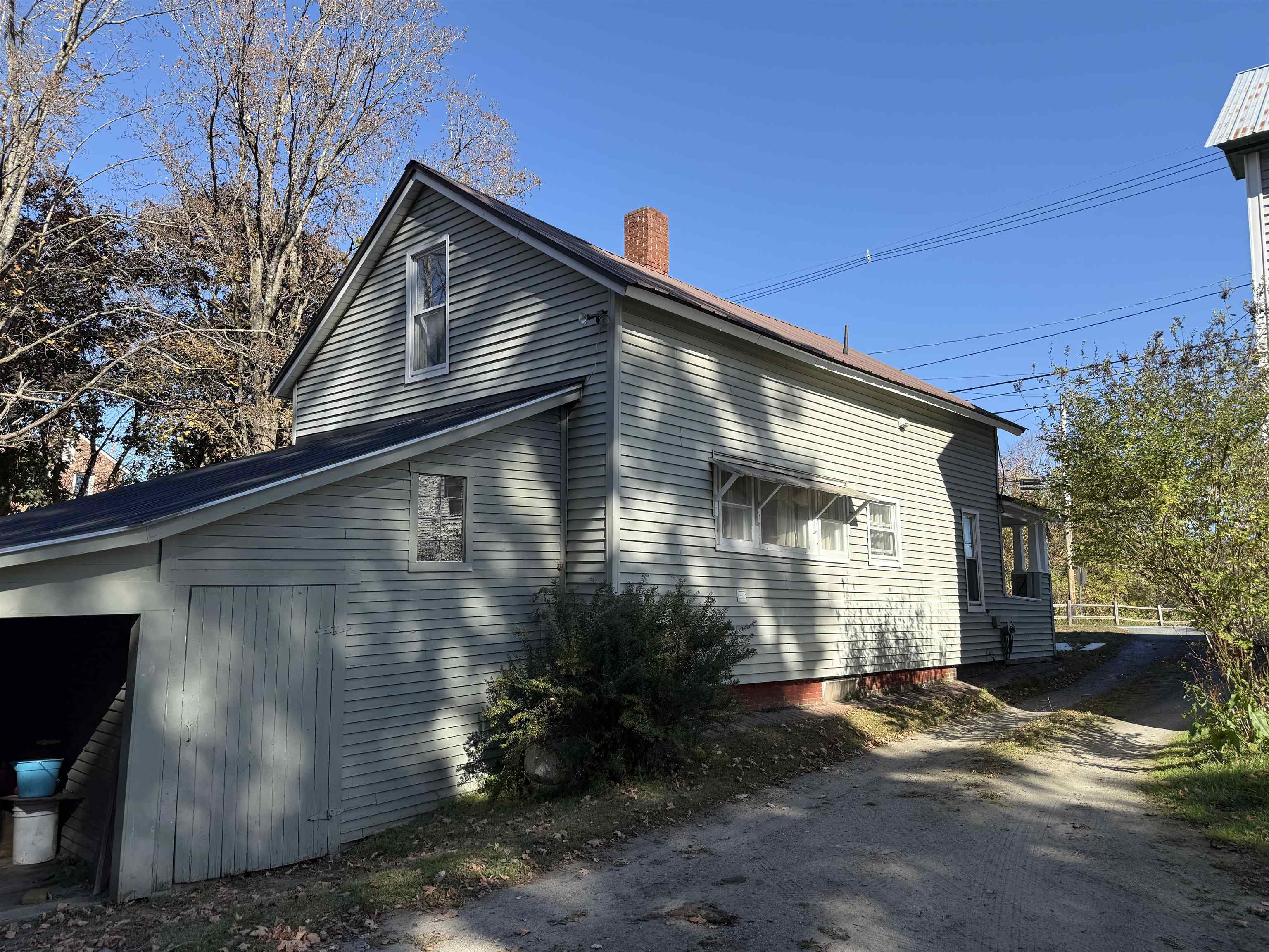 1403 Back Center Road