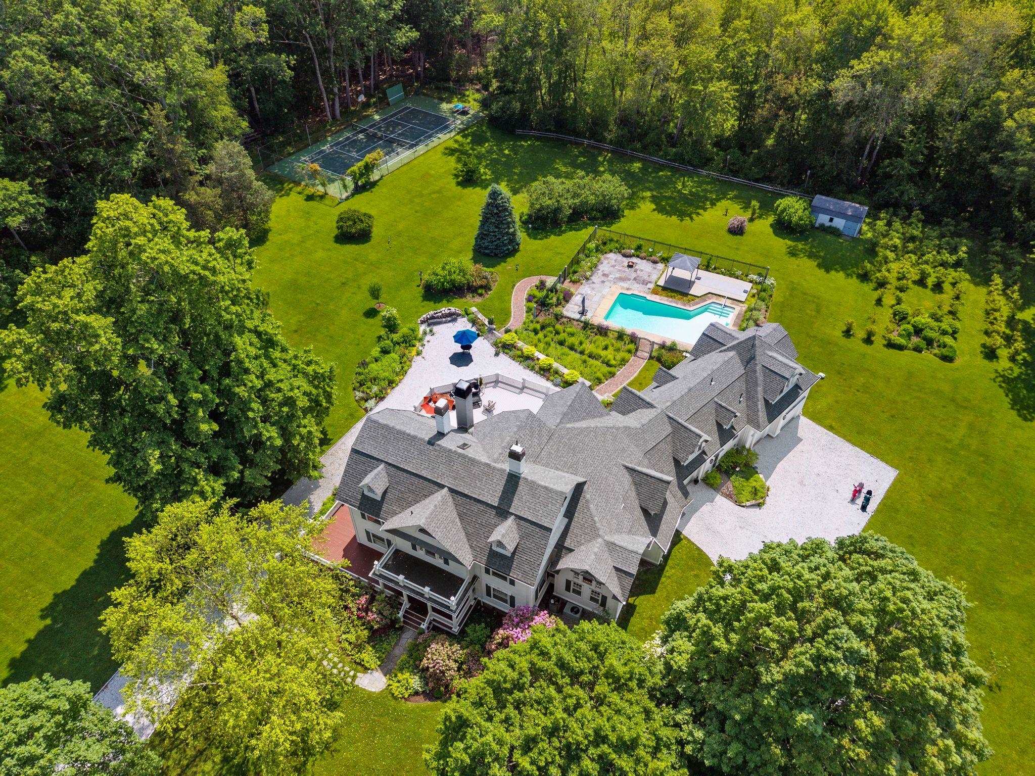 633 Central Road