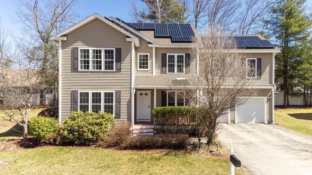 Photo of 4 Lowther Place, Nashua, NH 03062 (MLS # 5069988)