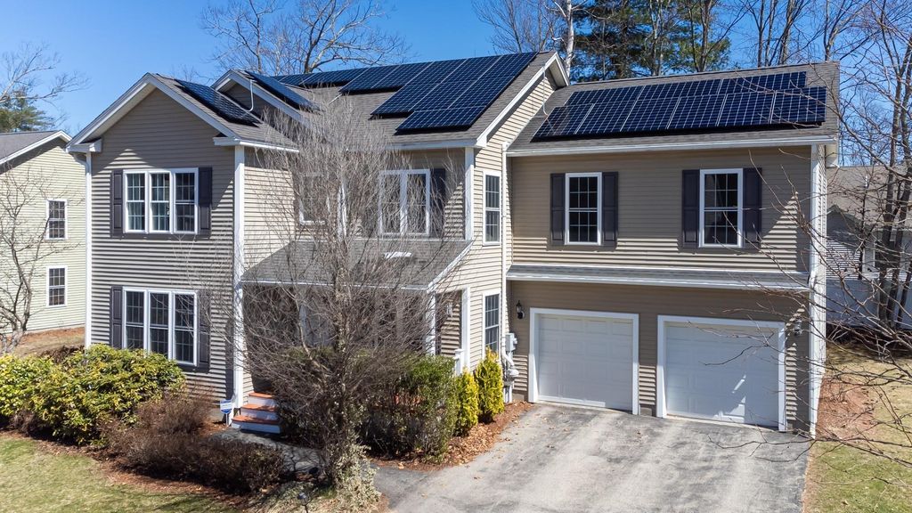 Photo of 4 Lowther Place, Nashua, NH 03062 (MLS # 5069988)