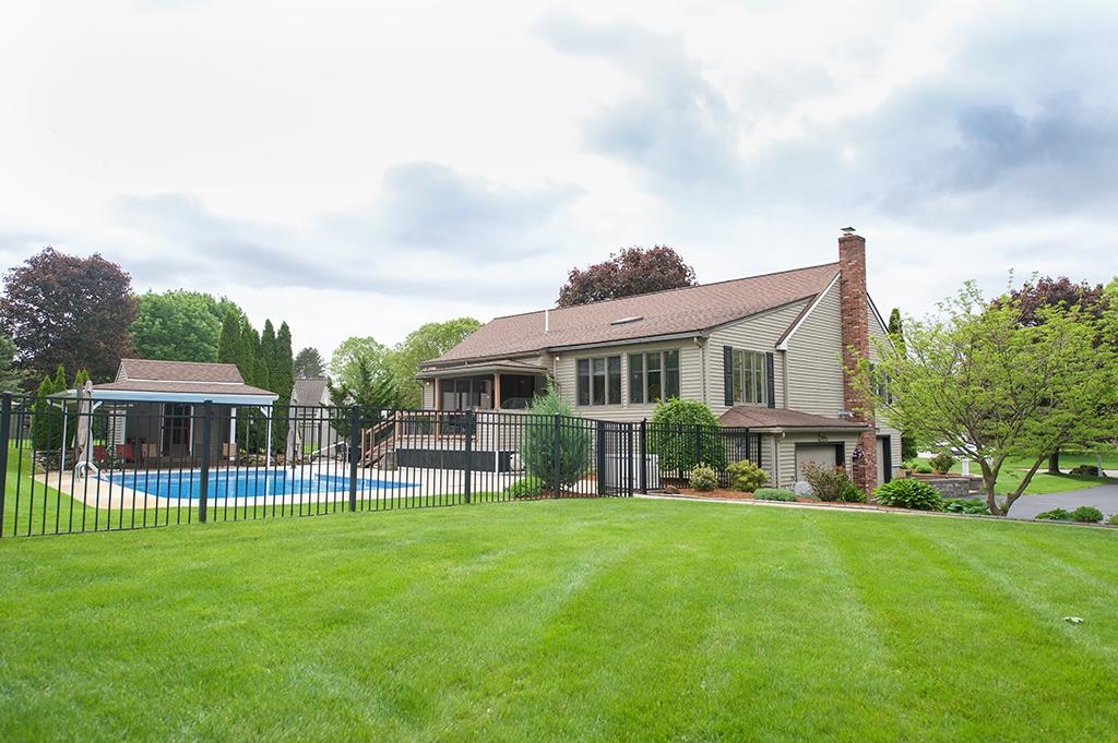 106 Willard Way