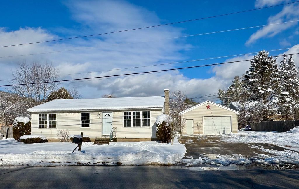 Photo of 20 Bilo Avenue, Winchester, NH 03447 (MLS # 5074463)