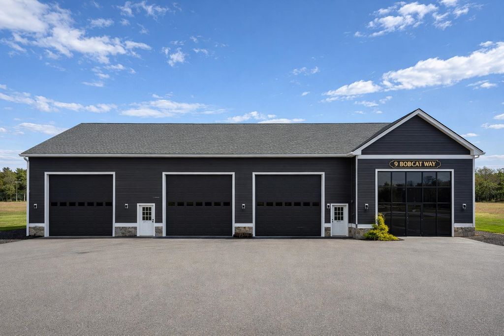 Photo of 9 Bobcat Way #3, Sandown, NH 03073 (MLS # 5083656)