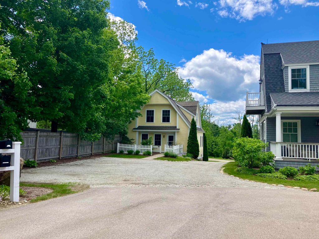 Photo of 26 N Main Street #2, Mont Vernon, NH 03057 (MLS # 5083961)