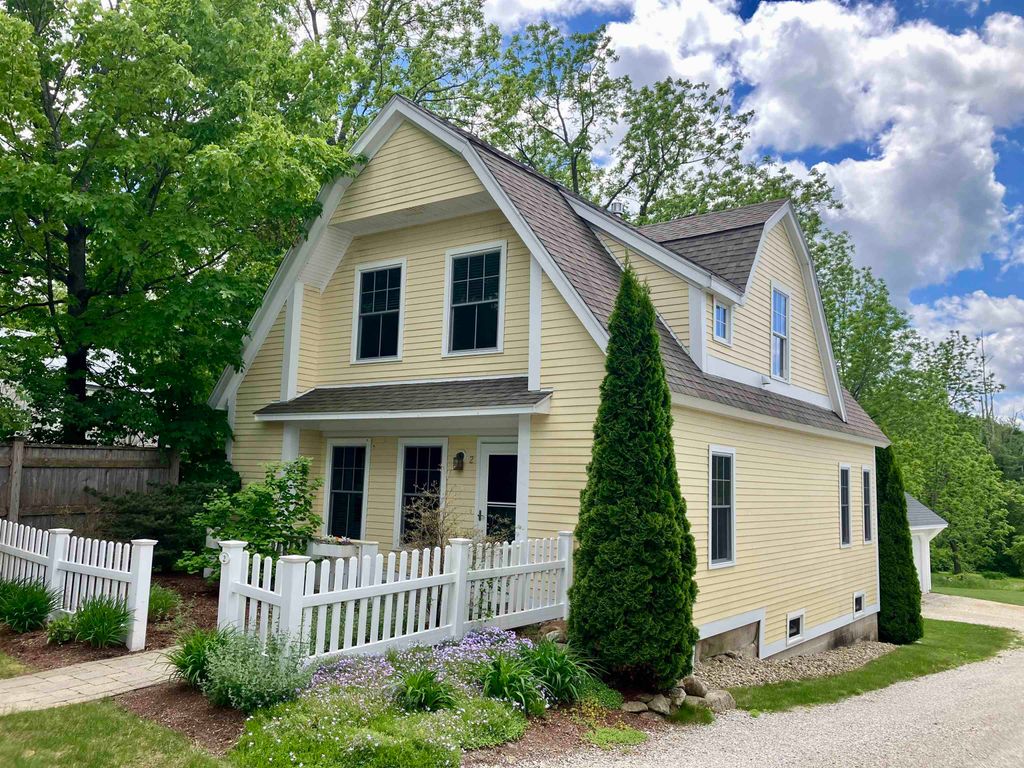 Photo of 26 N Main Street #2, Mont Vernon, NH 03057 (MLS # 5083961)