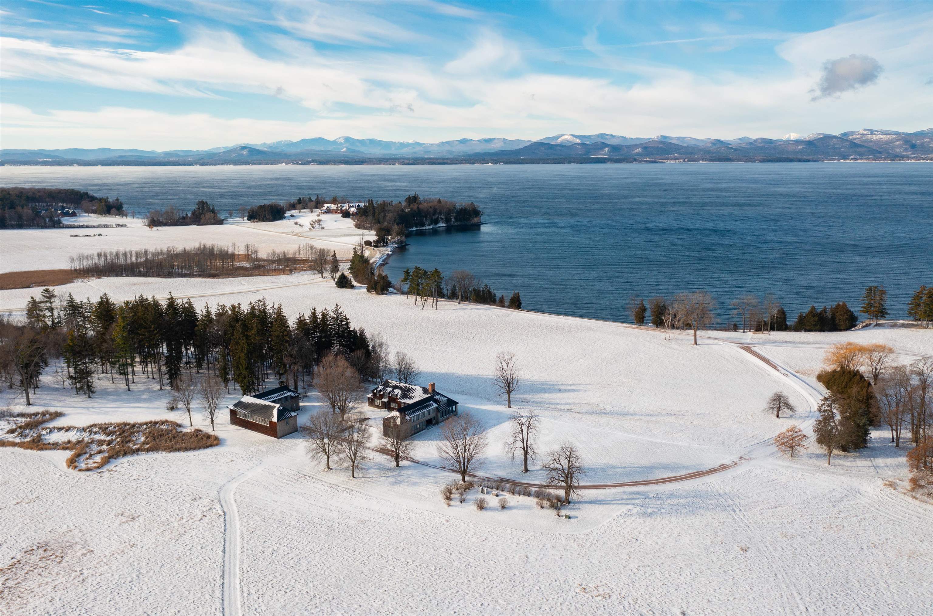 192/194 Adirondack Drive