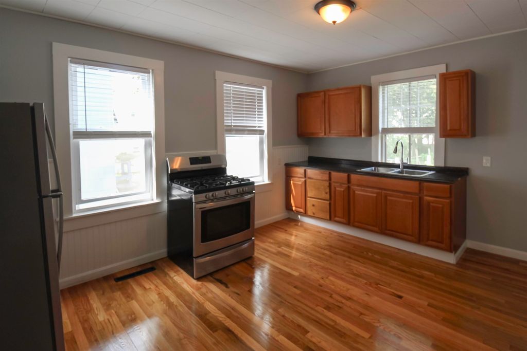 Photo of 41 Clinton Street, Portsmouth, NH 03801 (MLS # 5060272)
