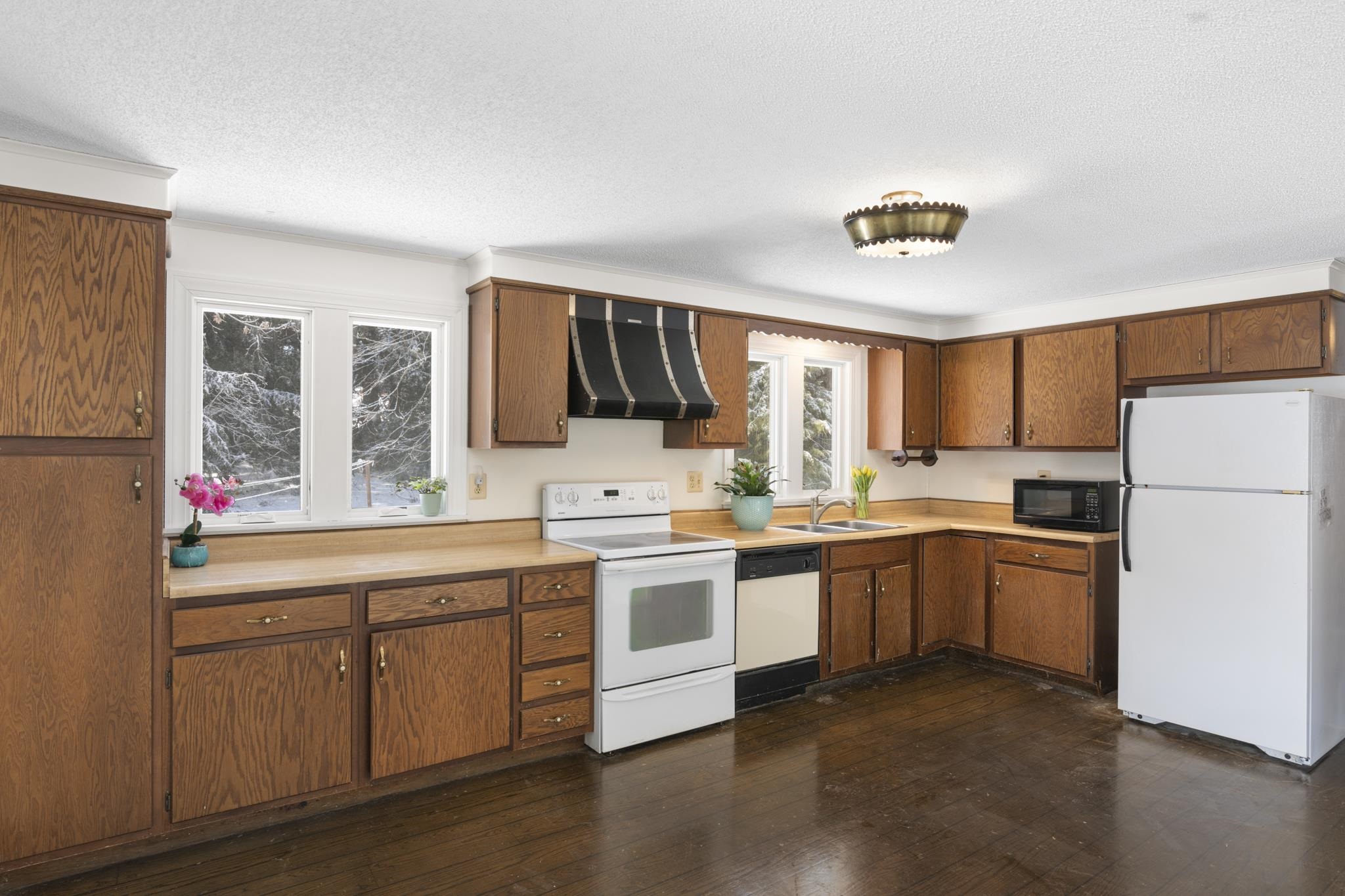 112 Breezy Acres Drive