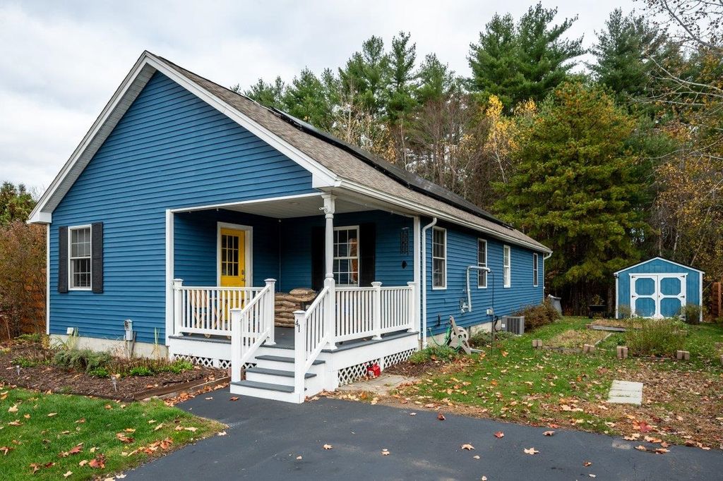 Photo of 41 Kinsale Drive, Rochester, NH 03868 (MLS # 5067734)