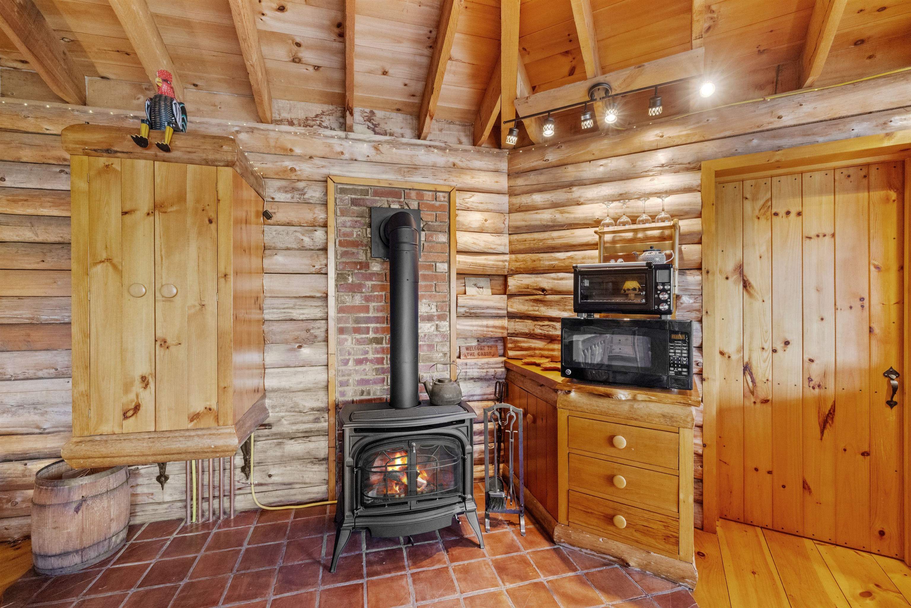 Columbia, New Hampshire 03576, United States, 6 Bedrooms Bedrooms, ,5 BathroomsBathrooms,Residential,Active,141463