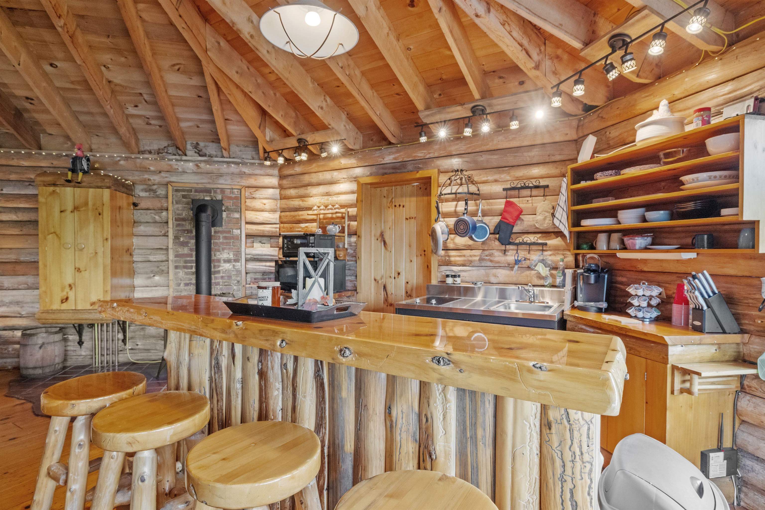 Columbia, New Hampshire 03576, United States, 6 Bedrooms Bedrooms, ,5 BathroomsBathrooms,Residential,Active,141463