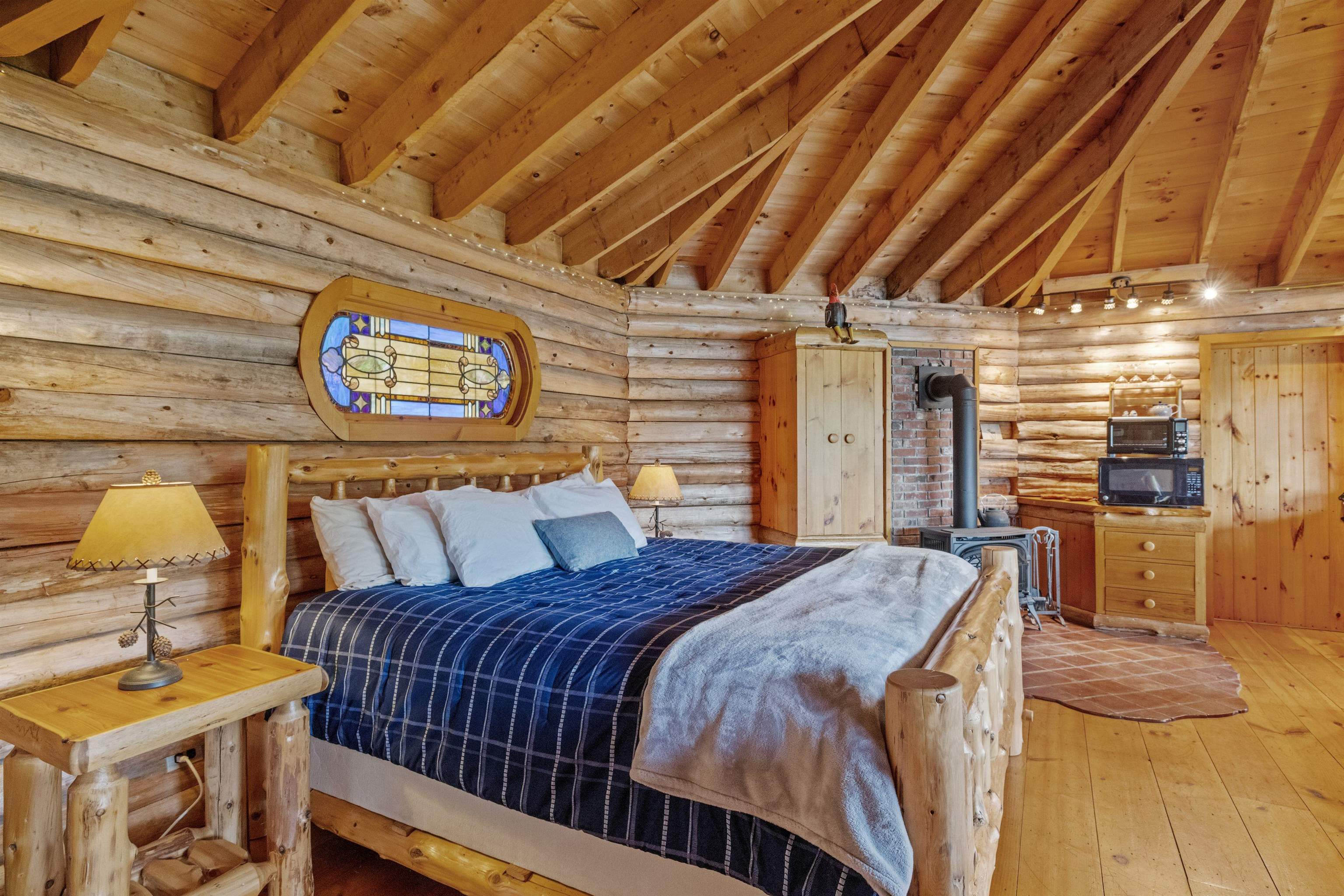 Columbia, New Hampshire 03576, United States, 6 Bedrooms Bedrooms, ,5 BathroomsBathrooms,Residential,Active,141463