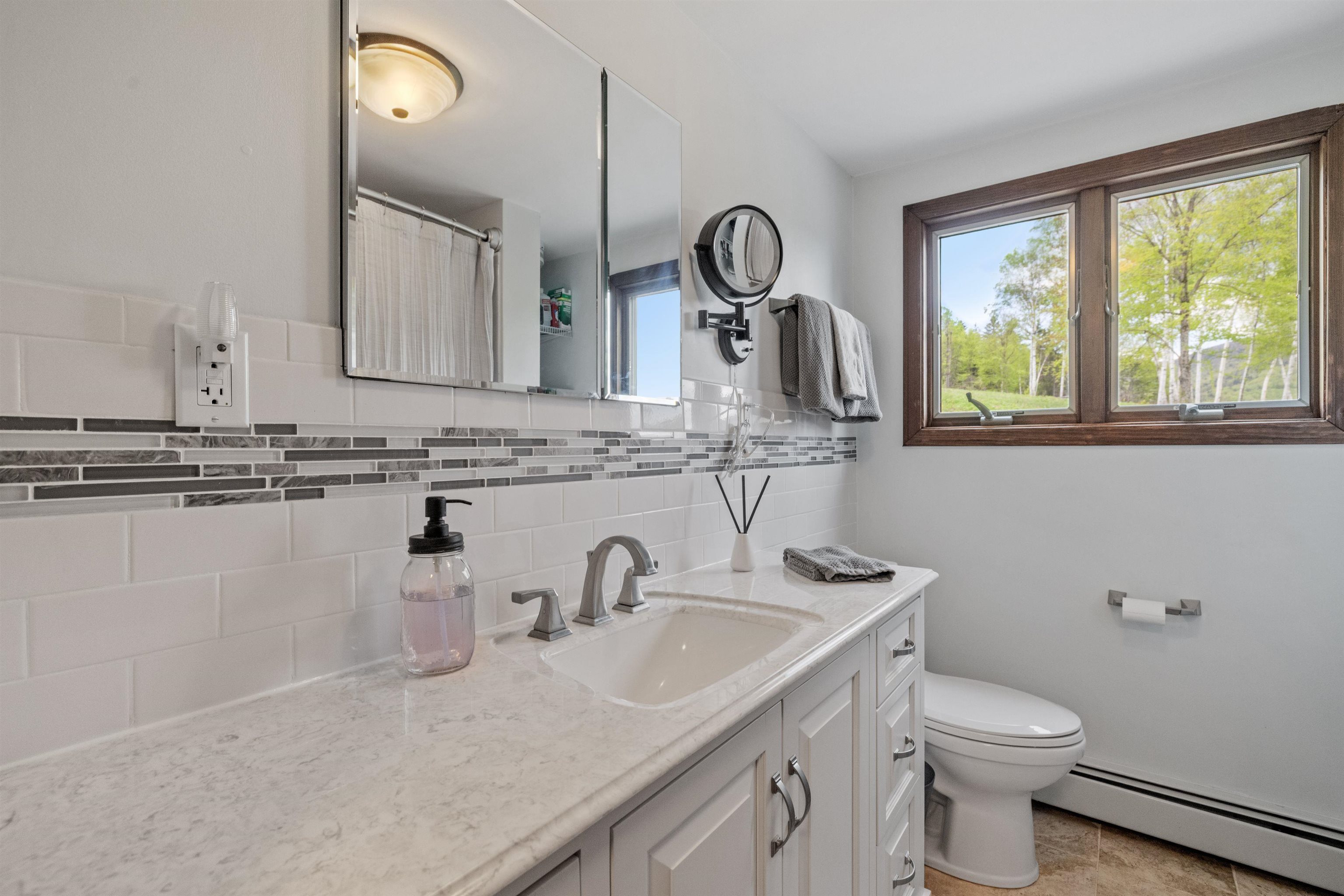 Columbia, New Hampshire 03576, United States, 6 Bedrooms Bedrooms, ,5 BathroomsBathrooms,Residential,Active,141463