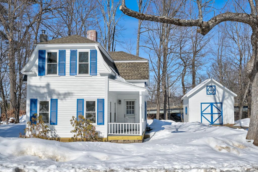 Photo of 215 Hillside Avenue, Conway, NH 03818 (MLS # 5077791)