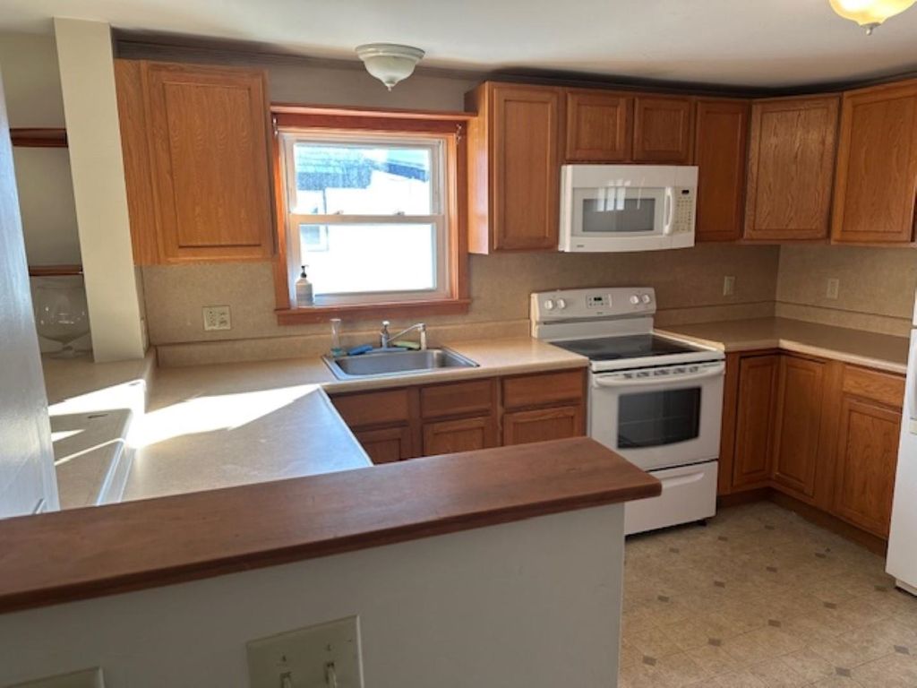 Photo of 31 Central Square #B, Troy, NH 03465 (MLS # 5075542)