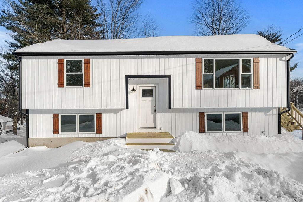 Photo of 40 Hillside Avenue, Derry, NH 03038 (MLS # 5075462)