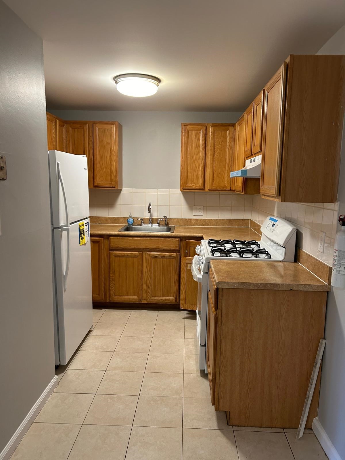 7 Lancelot Court 4