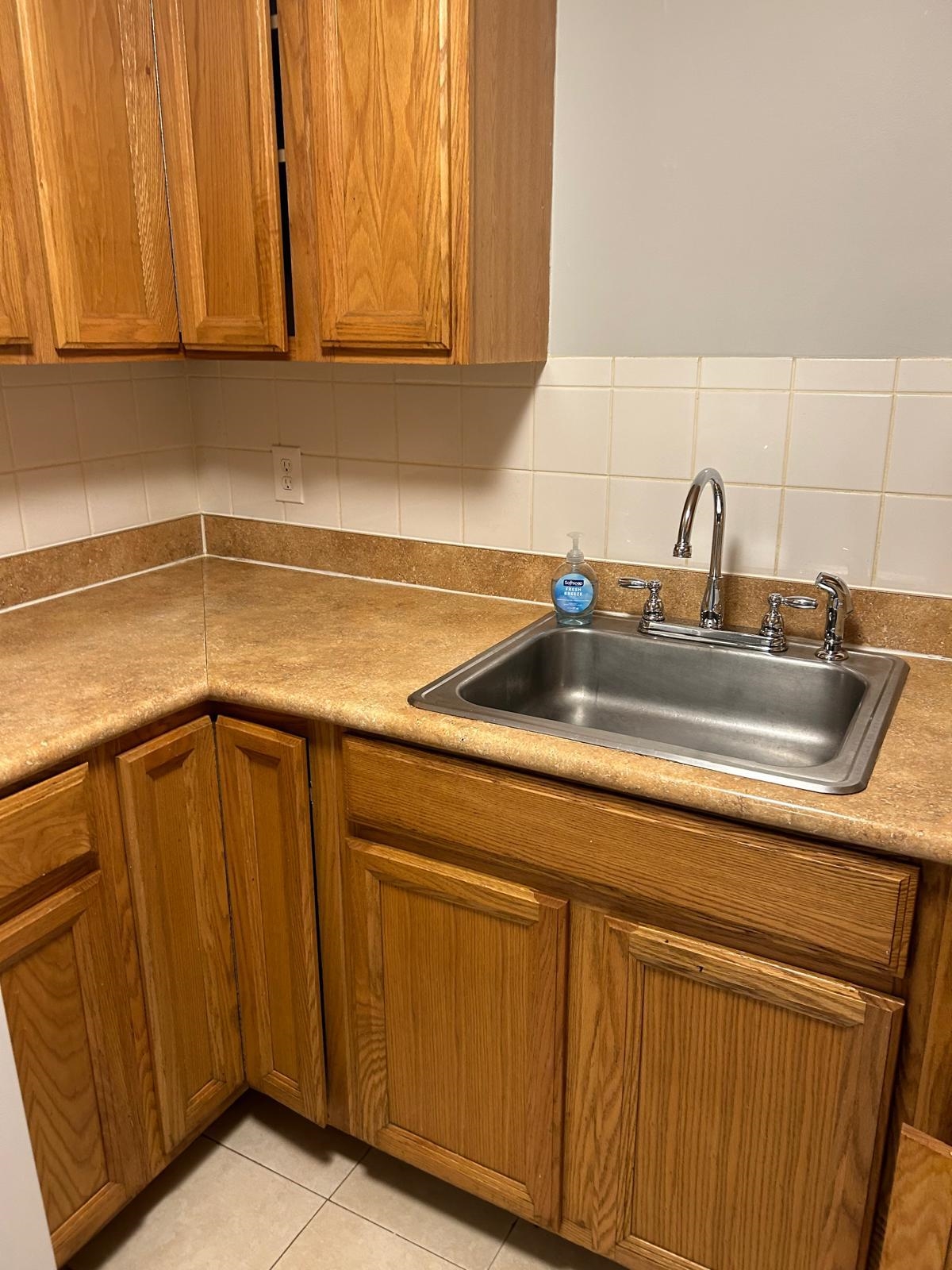 7 Lancelot Court 4