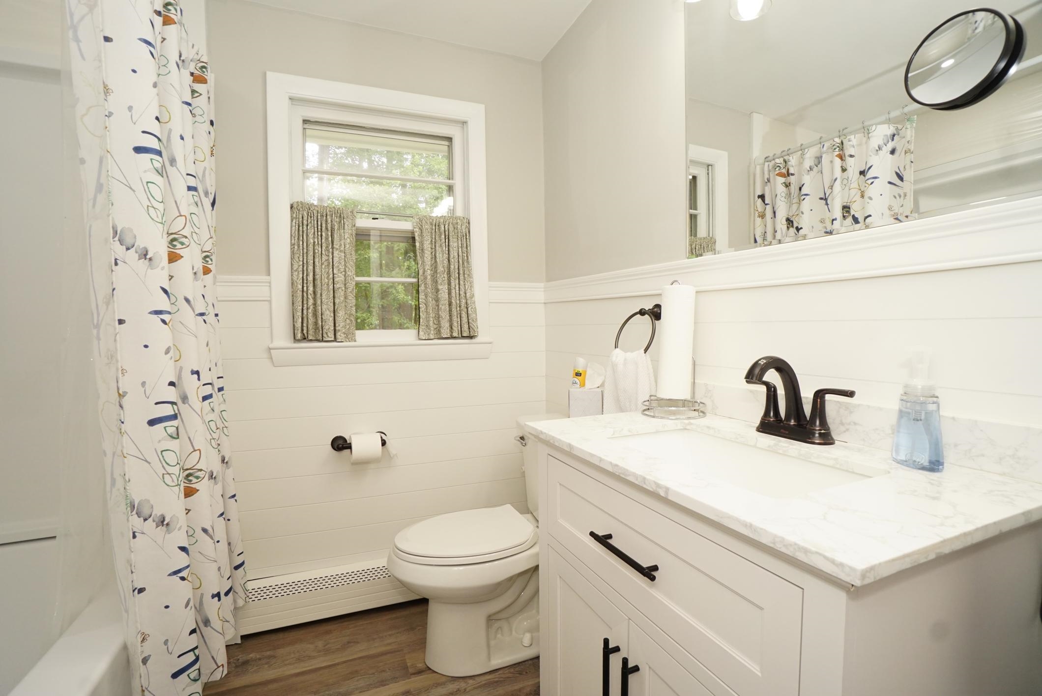 Manchester, New Hampshire 03109, United States, 3 Bedrooms Bedrooms, ,2 BathroomsBathrooms,Residential,Pending,201087