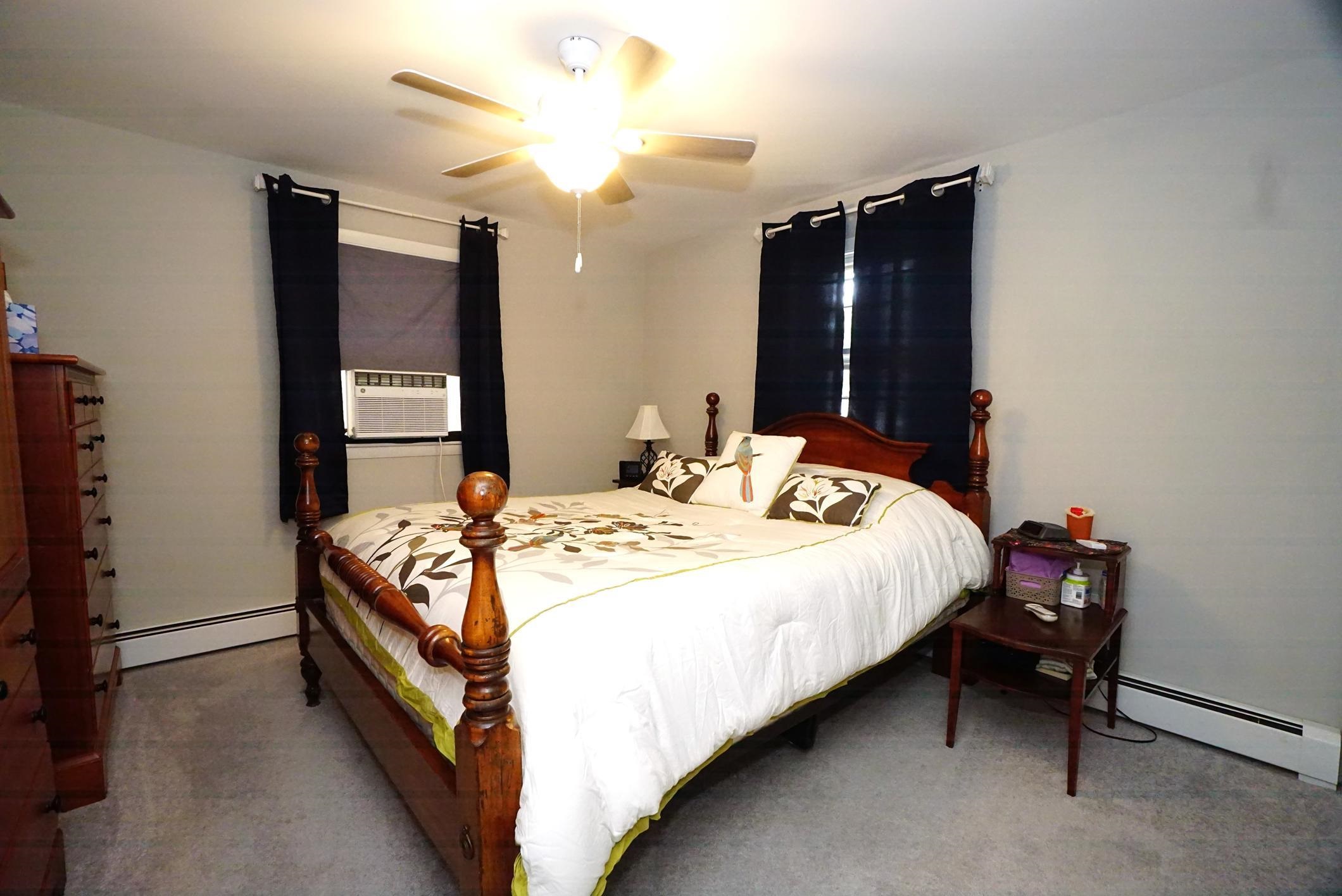 Manchester, New Hampshire 03109, United States, 3 Bedrooms Bedrooms, ,2 BathroomsBathrooms,Residential,Pending,201087