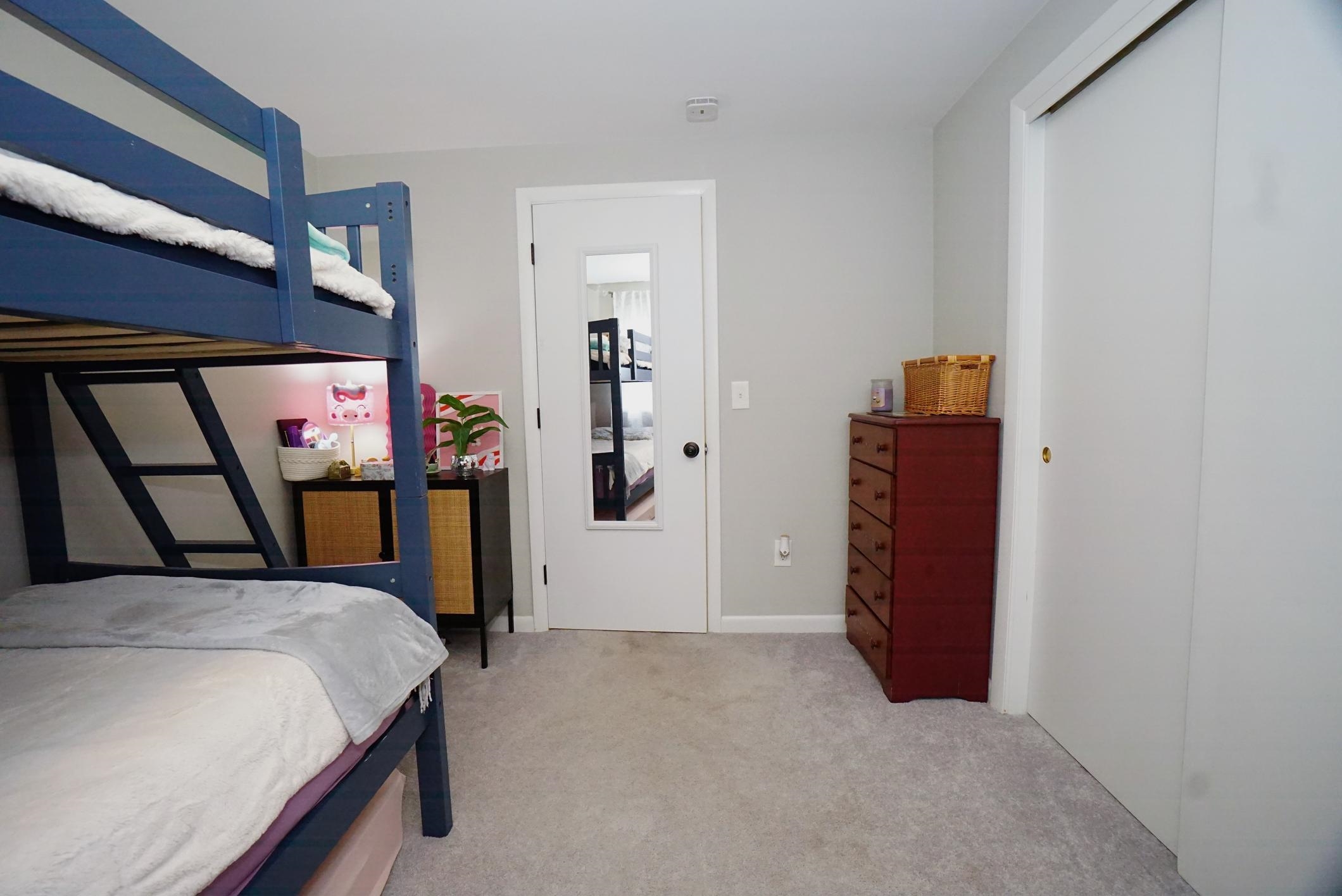 Manchester, New Hampshire 03109, United States, 3 Bedrooms Bedrooms, ,2 BathroomsBathrooms,Residential,Pending,201087