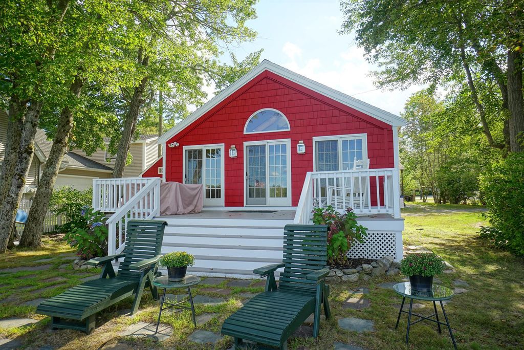 Photo of 117 Chases Grove Road, Derry, NH 03038 (MLS # 5060047)