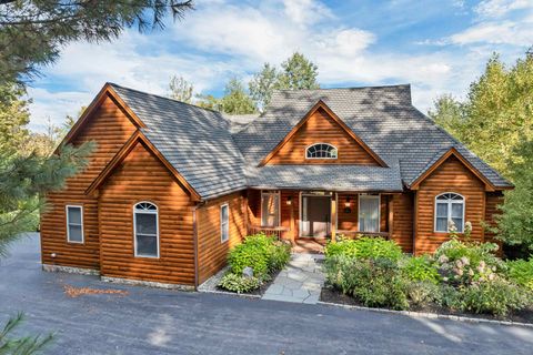 Photo of 19 Abenaki Lane, Moultonborough, NH 03254 (MLS # 5077963)