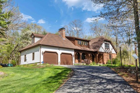 Photo of 6 Nancy Lane, Hooksett, NH 03106 (MLS # 5088482)