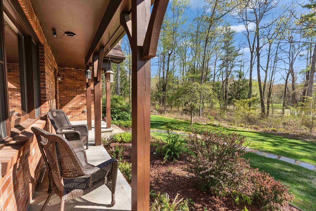 Photo of 6 Nancy Lane, Hooksett, NH 03106 (MLS # 5088482)