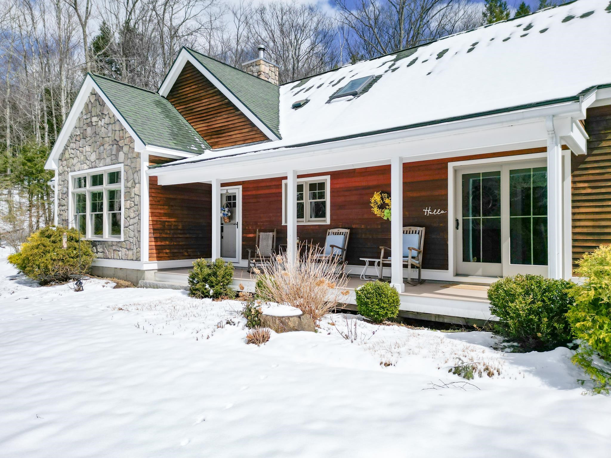 12 Iron Ledge Road