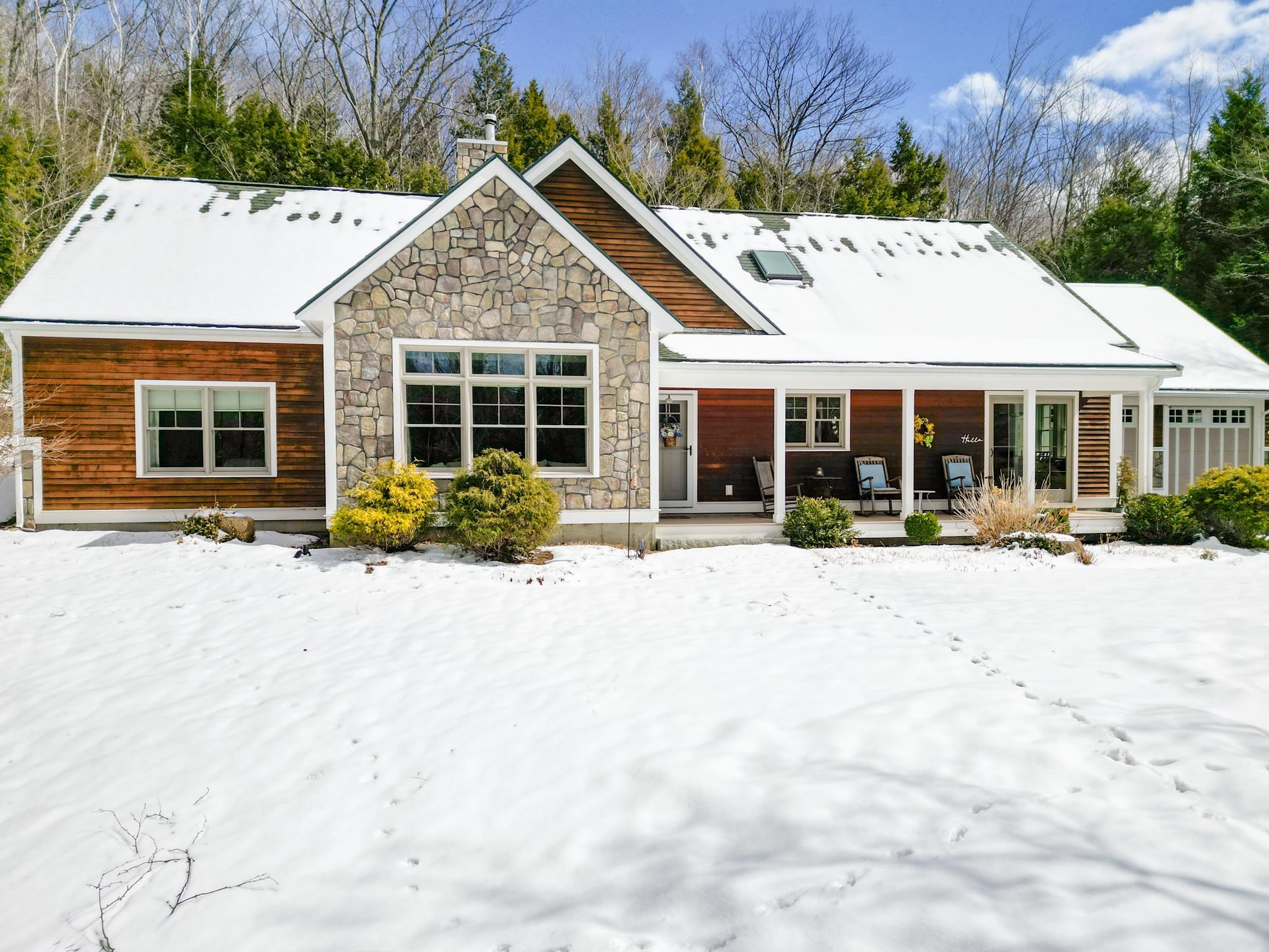 12 Iron Ledge Road