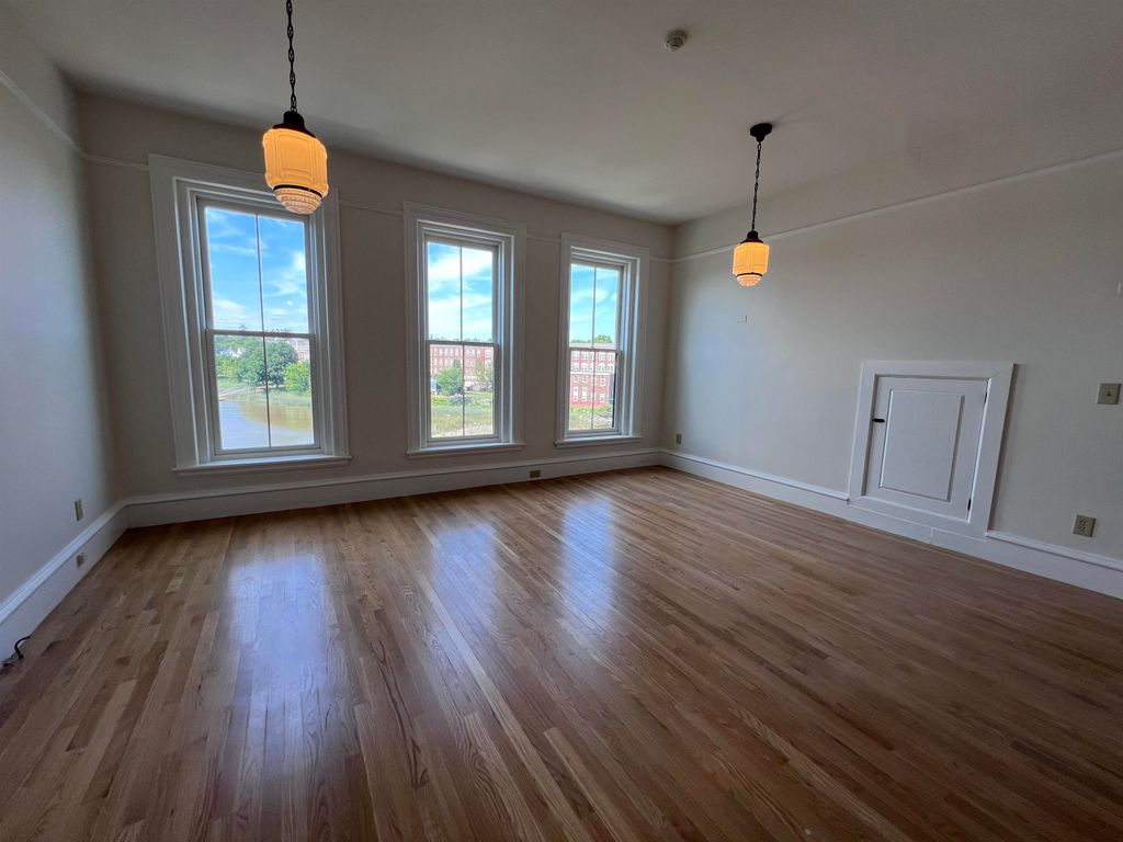 Photo of 123 Water Street #4E, Exeter, NH 03833 (MLS # 5087338)