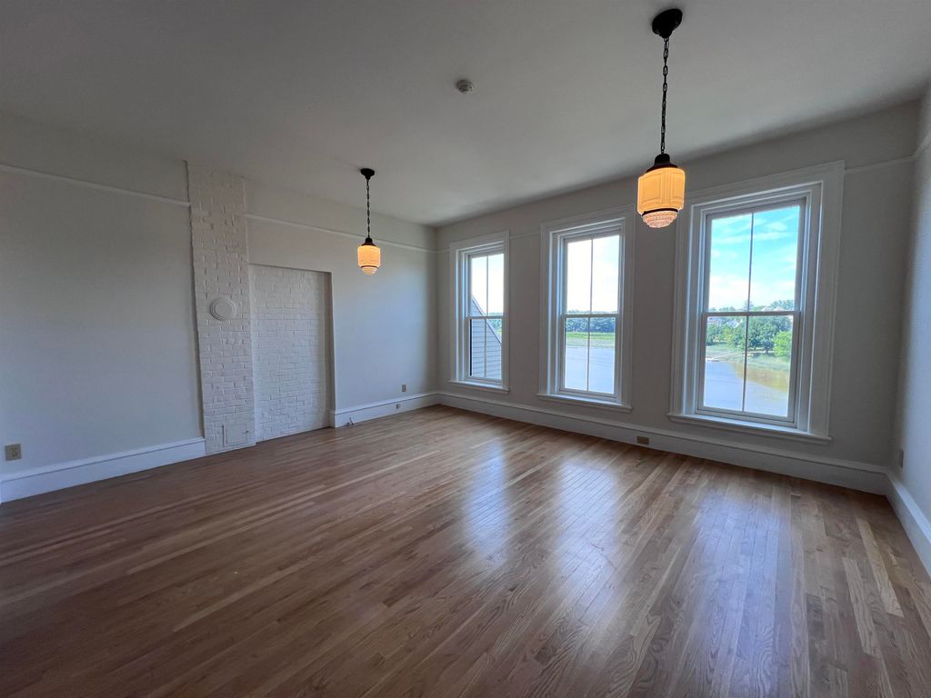 Photo of 123 Water Street #4E, Exeter, NH 03833 (MLS # 5087338)