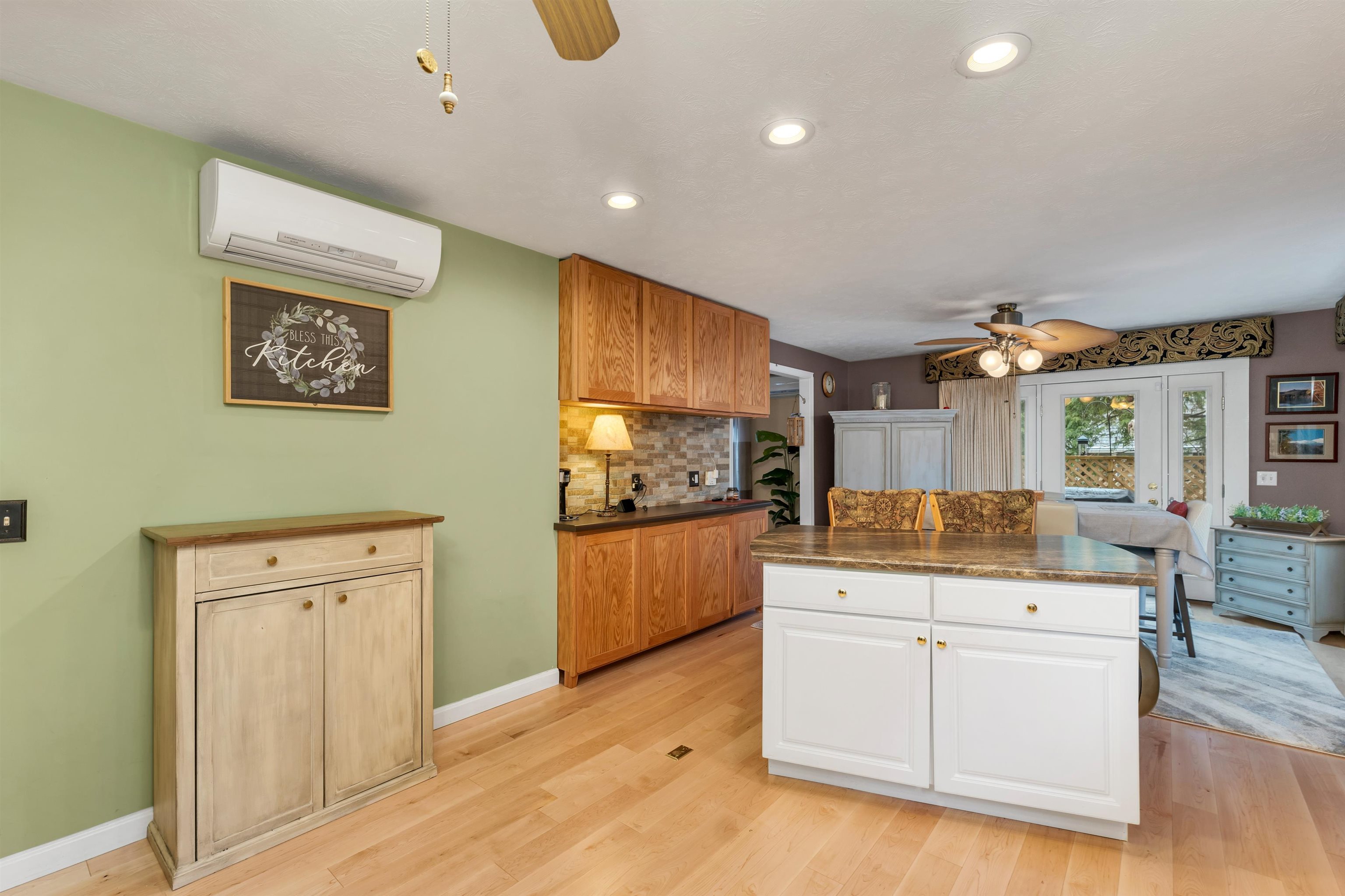 2761 Lake Shore Road 20
