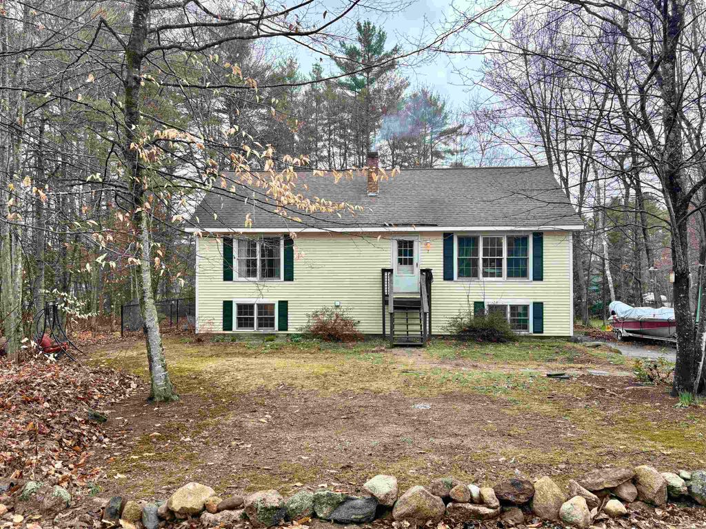 Photo of 7 Sampson Drive, Barnstead, NH 03225 (MLS # 5084499)