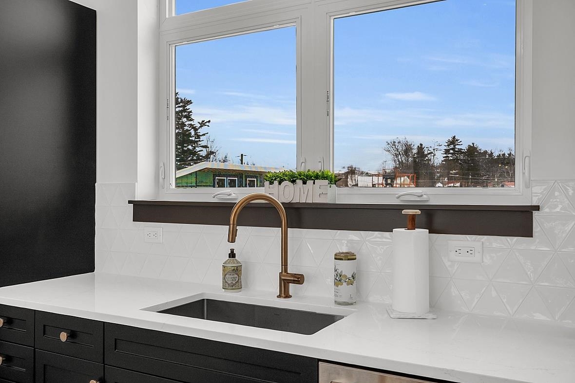 28 Vantage Point Drive 2