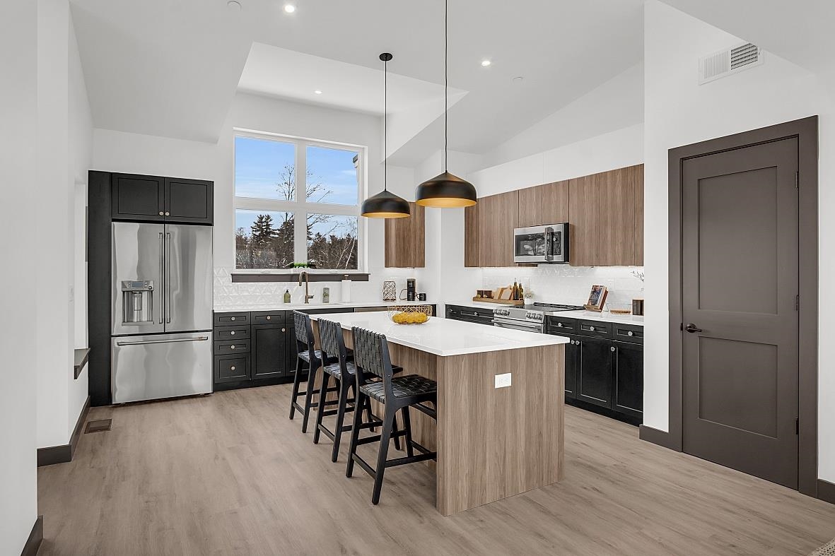 28 Vantage Point Drive 2