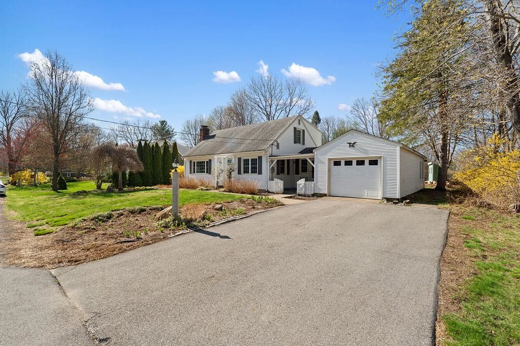 Photo of 2 Shirley Lane, Stratham, NH 03885 (MLS # 5085523)