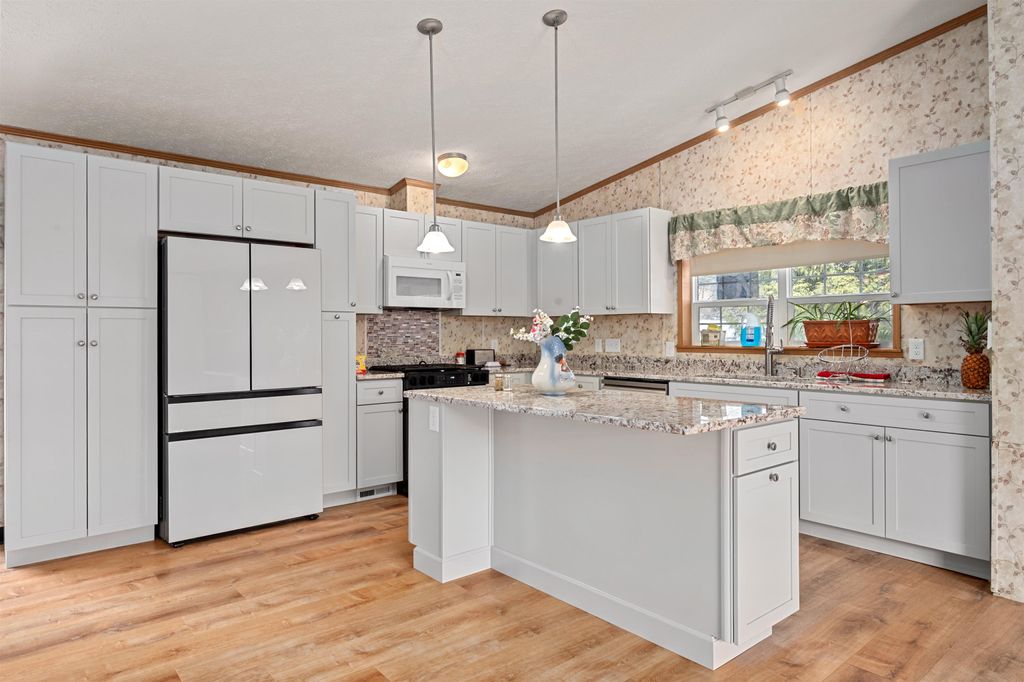 Photo of 709 S Main Street, Franklin, NH 03235 (MLS # 5080007)