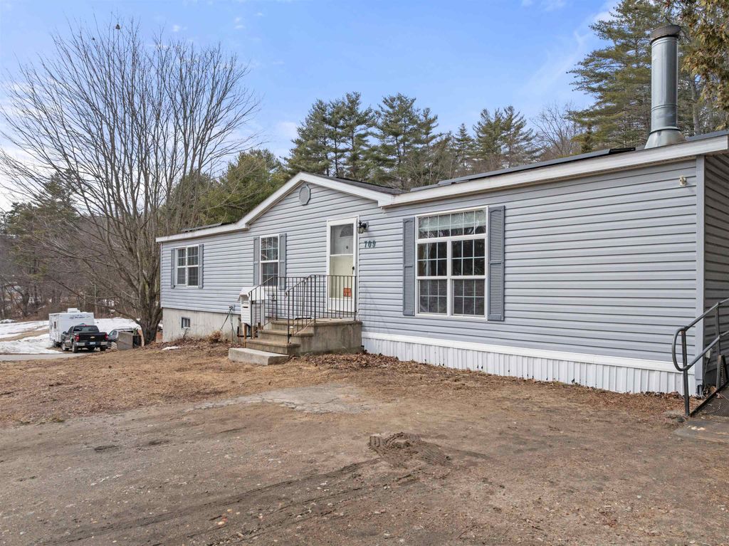 Photo of 709 S Main Street, Franklin, NH 03235 (MLS # 5080007)