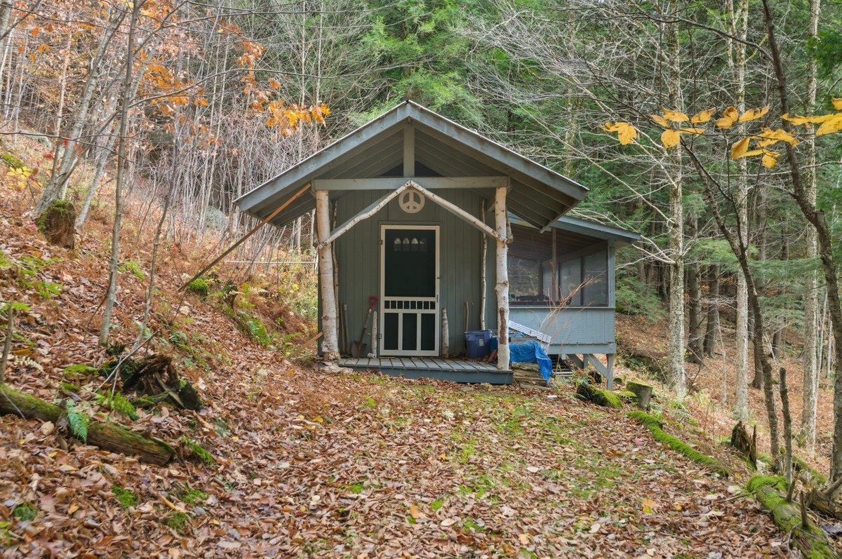 3121 Hogback Road