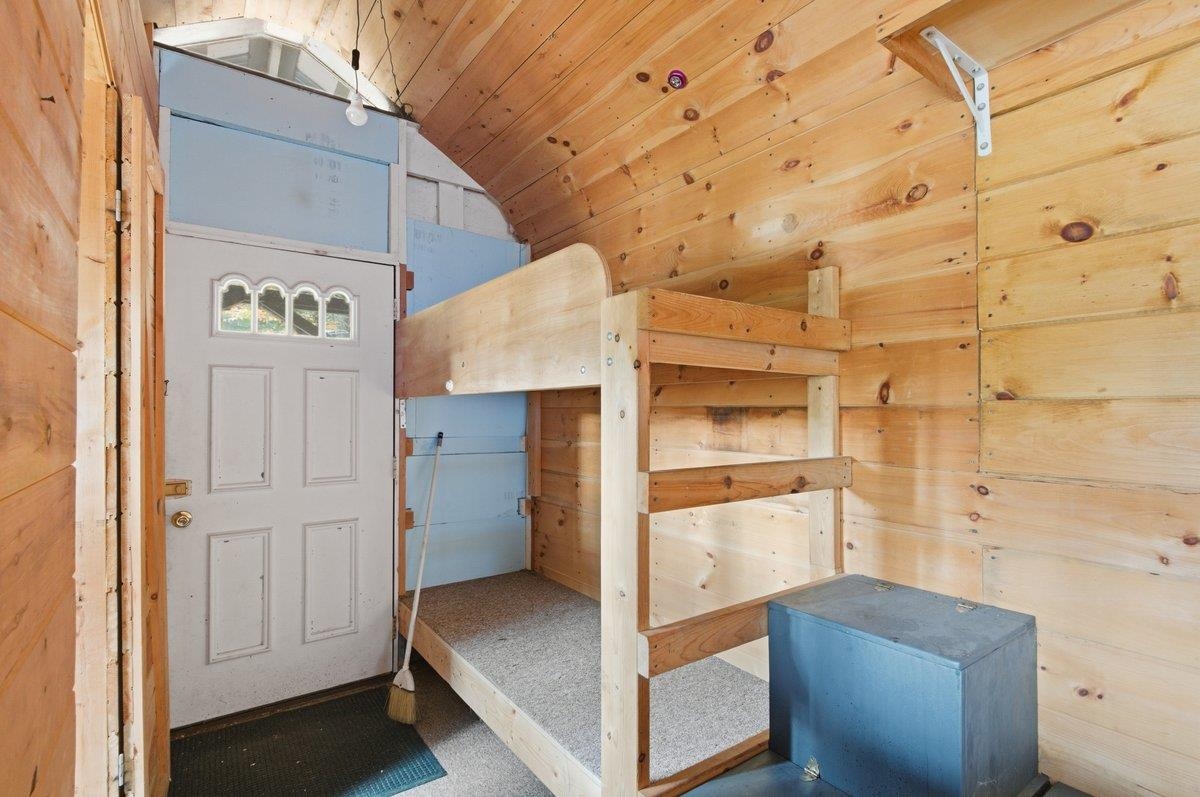 3121 Hogback Road