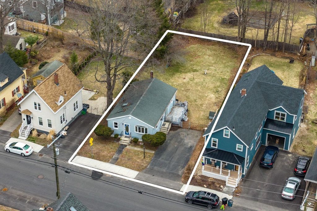 Photo of 315 Bartlett Street, Portsmouth, NH 03801 (MLS # 5081368)