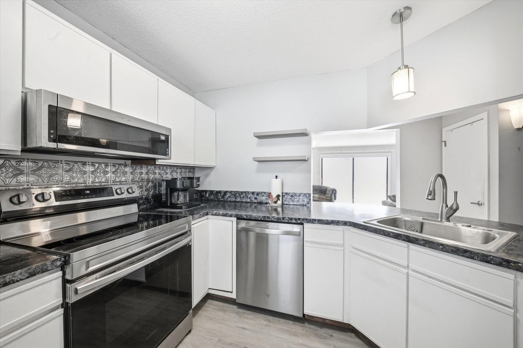 Photo of 39 Apple Lane #B, Hollis, NH 03049 (MLS # 5077588)